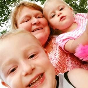 Meet your Posher, Denise